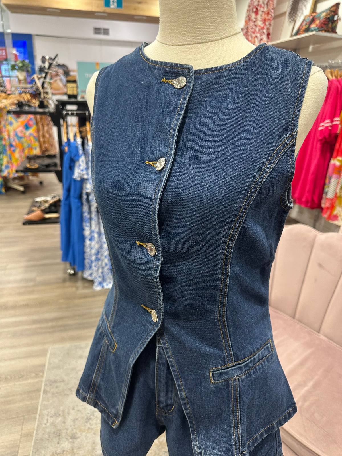 Banks Vest