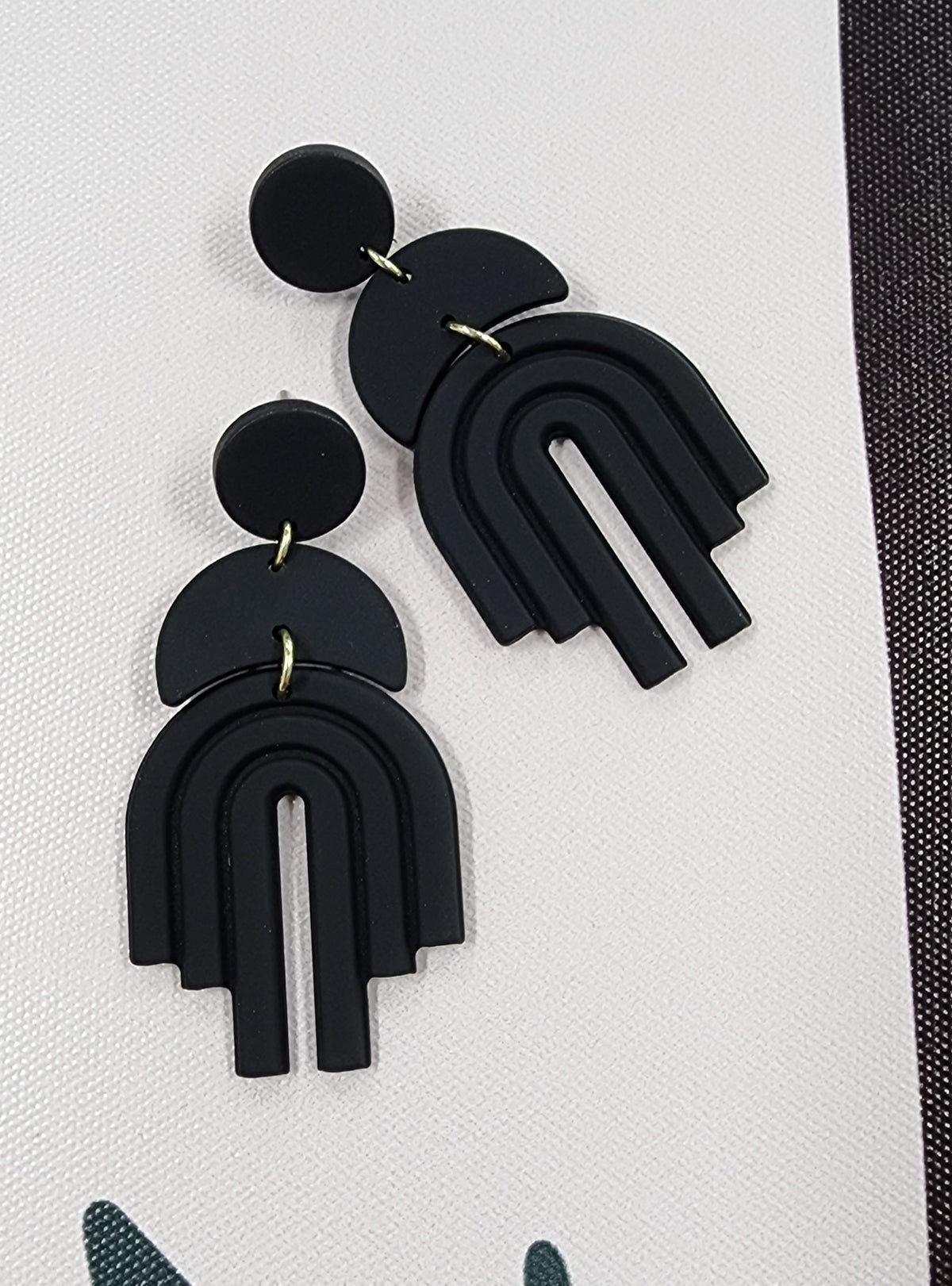 Eden Earrings Black