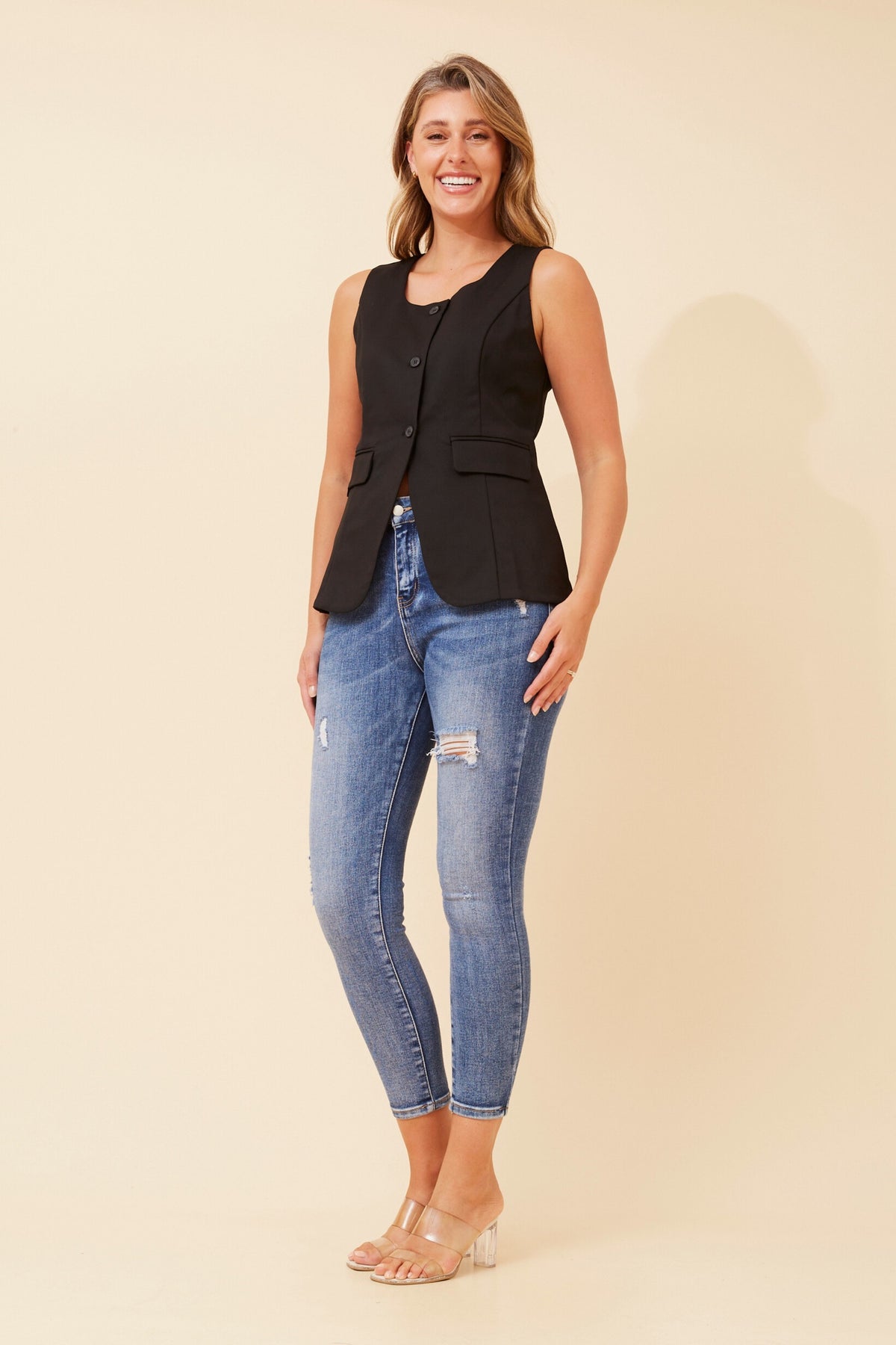 Aella Vest
