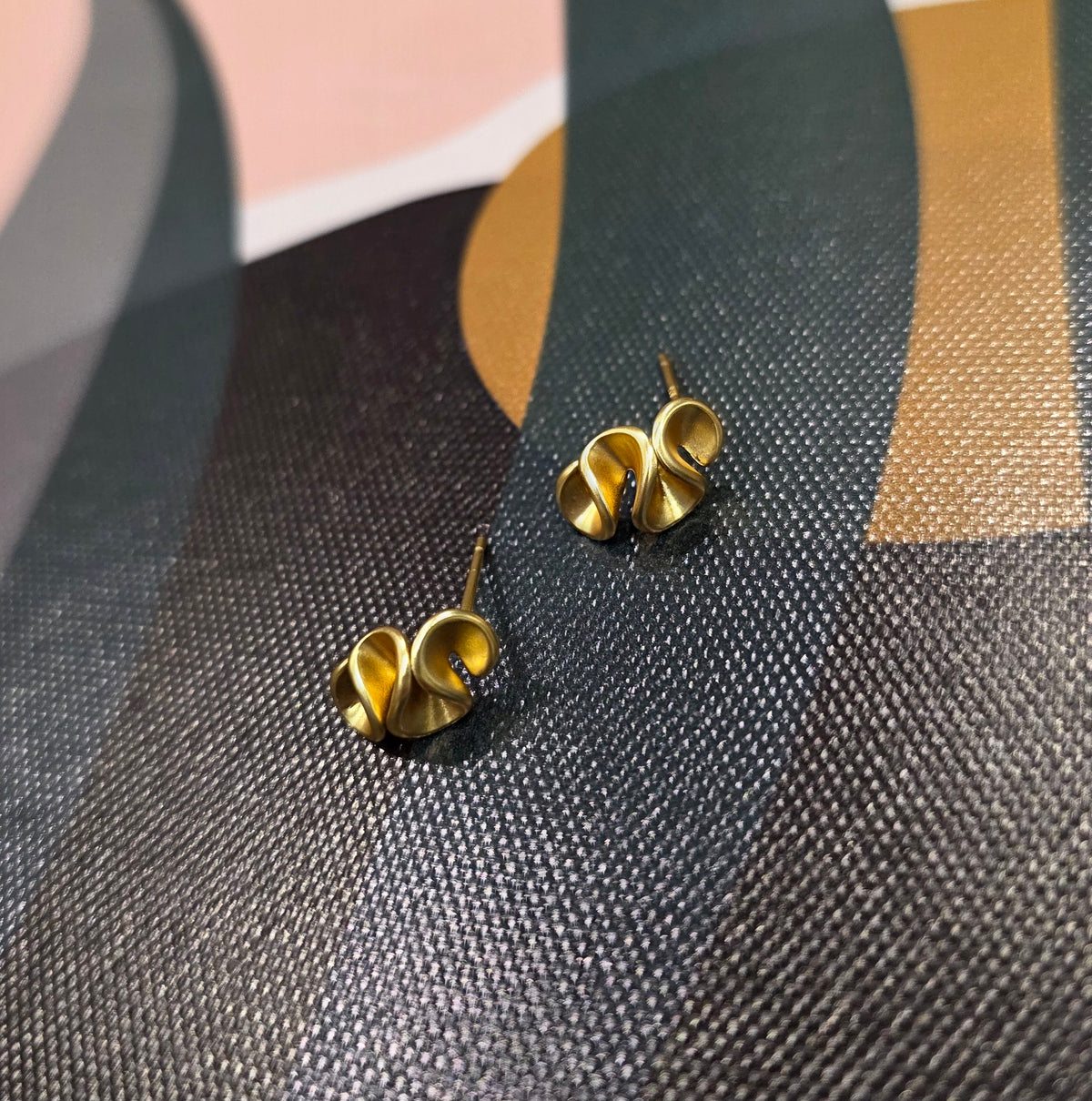 Gal Earrings Gold