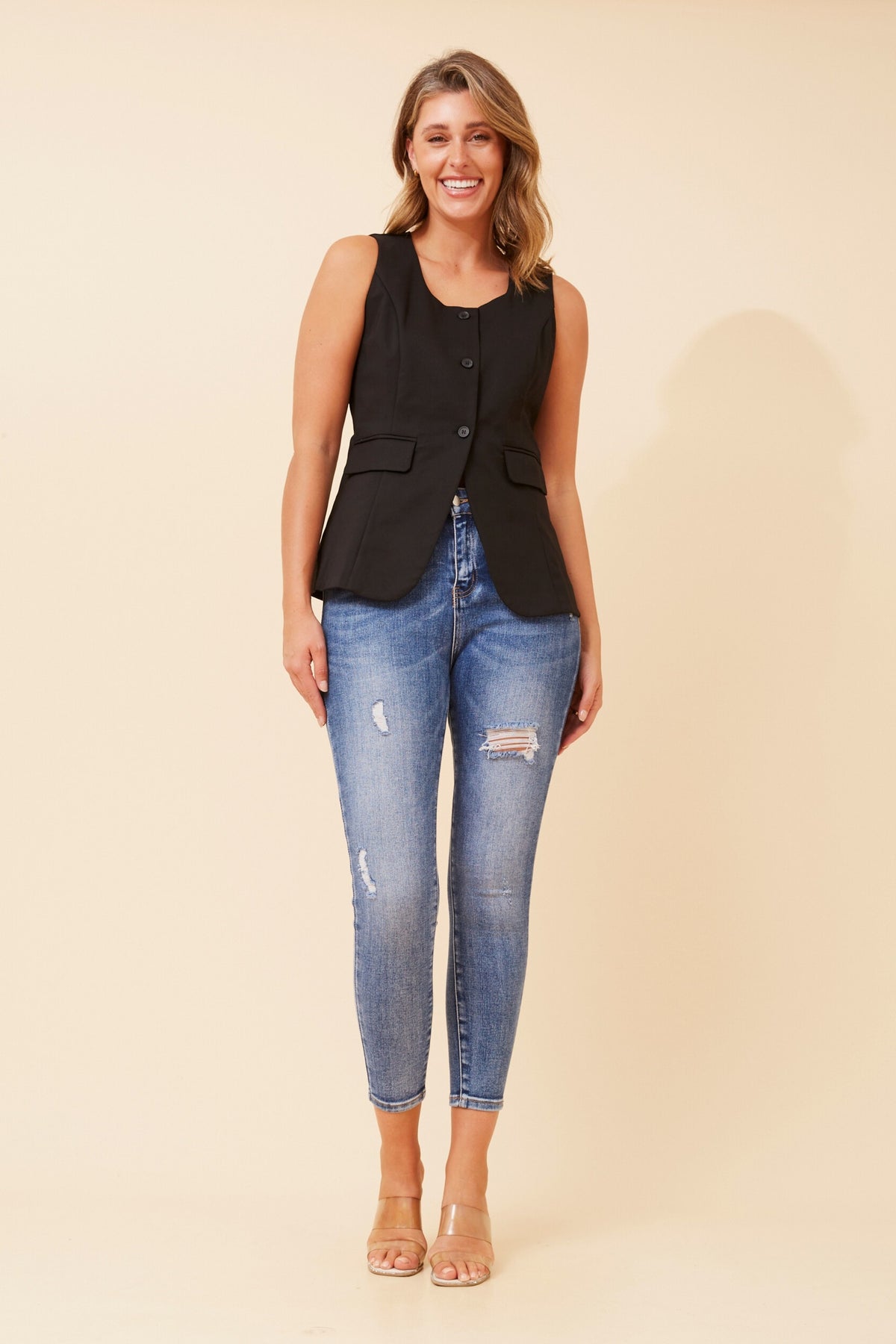 Aella Vest